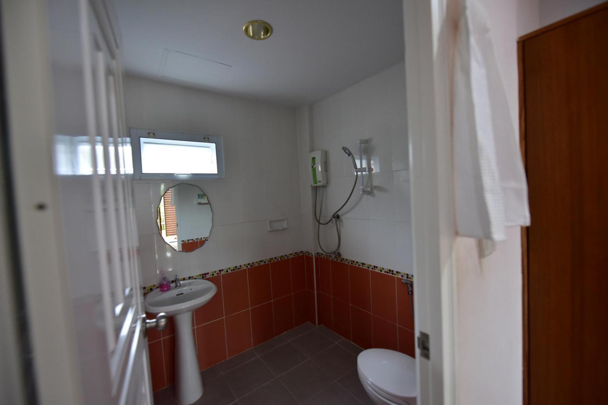 Kt Knight Hotel Сурин Екстериор снимка